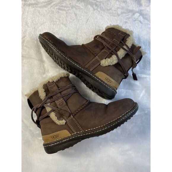 UGG Shoes - UGG Womens Sz 7 Leather Sheepskin Ankle Tan Bootie Wrap Lace Lined To Toe 5587